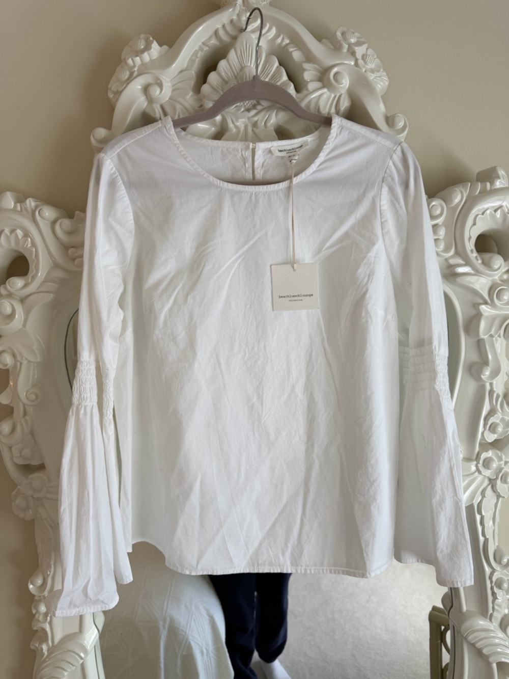 beachlunchlounge White Bell Sleeve Blouse - M